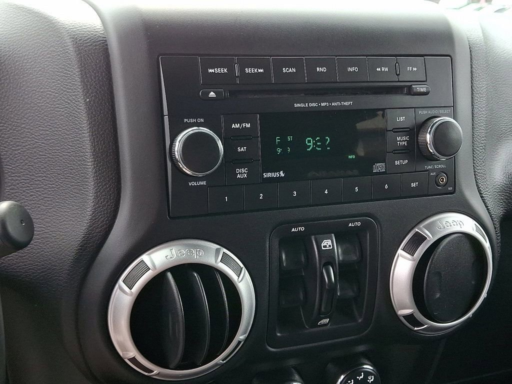 Used 2016 Jeep Wrangler Unlimited Sahara w/ Trailer Tow Group image 18