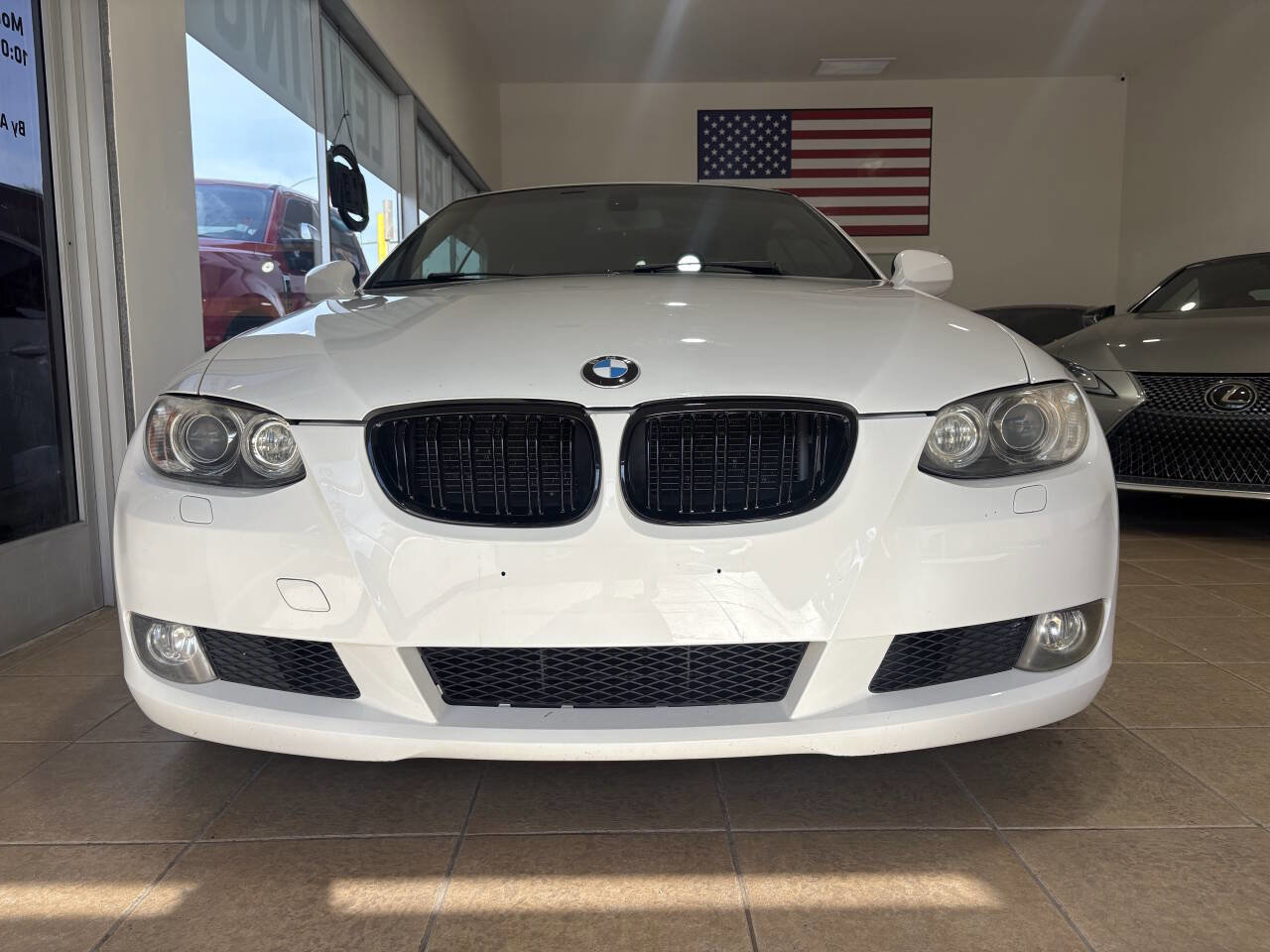 Used 2010 BMW 328i Convertible image 1