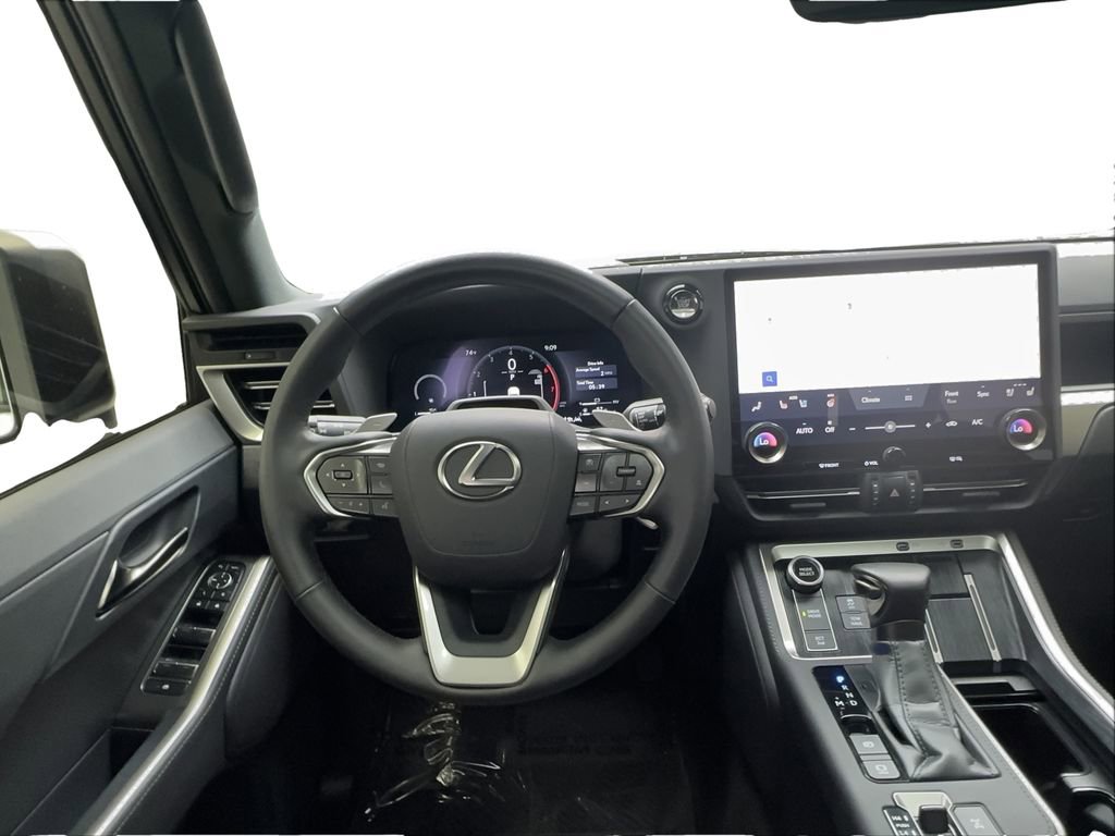 Used 2025 Lexus GX 550 w/ Accessory Package (31) AWD/4WD image 37
