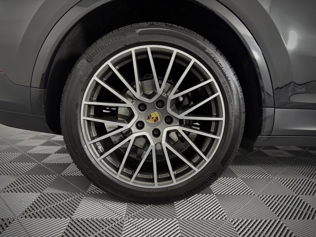 Certified 2023 Porsche Cayenne S image 17