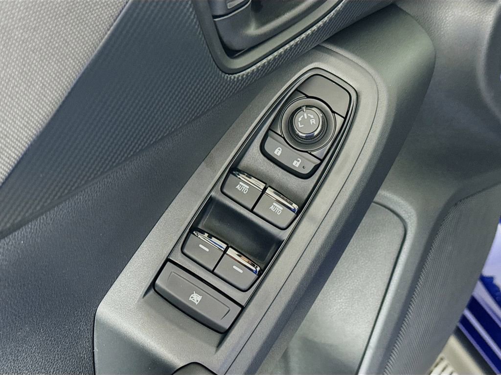 Used 2025 Subaru Crosstrek 2.0i Premium image 16