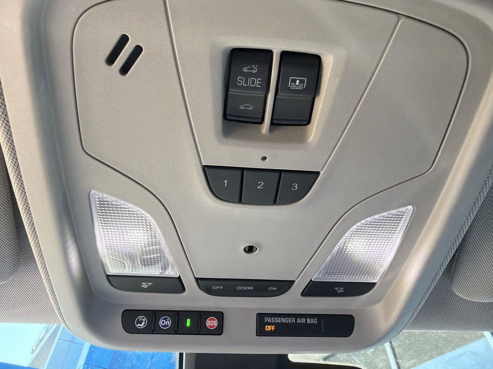 Used 2018 Chevrolet Impala Premier w/ Premier Confidence Package FWD image 27