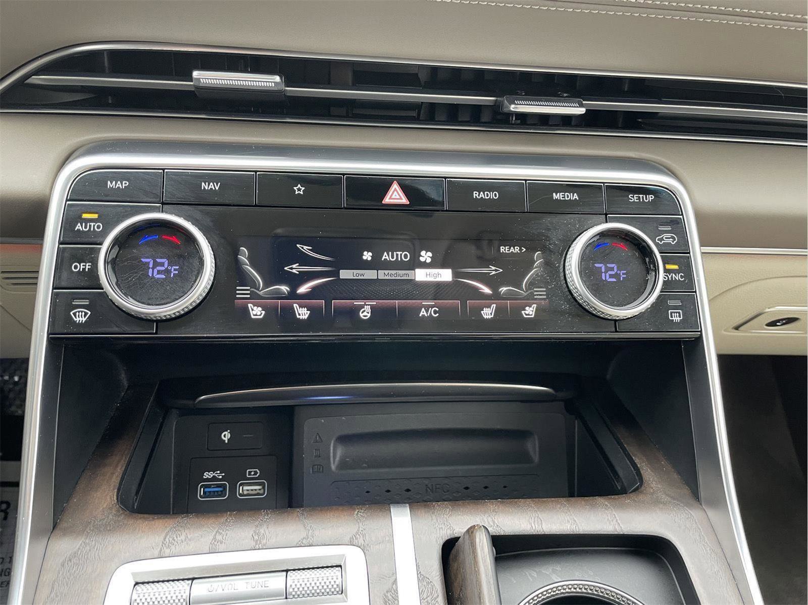 Used 2023 Genesis GV80 3.5T w/ Prestige Package image 32