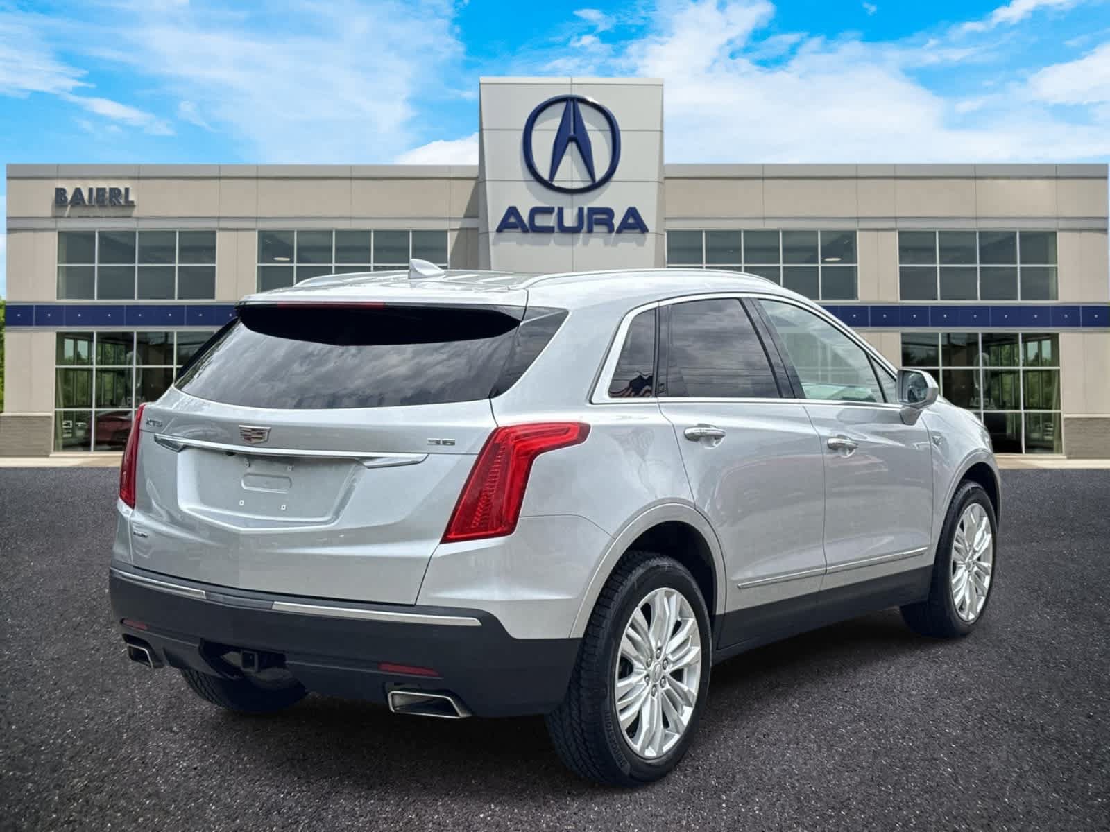 Used 2018 Cadillac XT5 Premium Luxury AWD/4WD image 5