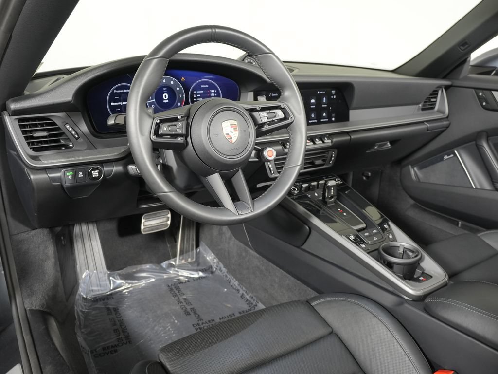 Certified 2025 Porsche 911 Carrera RWD image 4