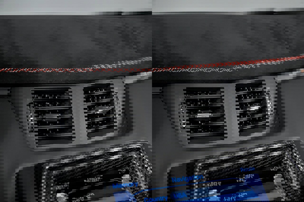 Used 2021 Lamborghini Aventador SVJ image 39