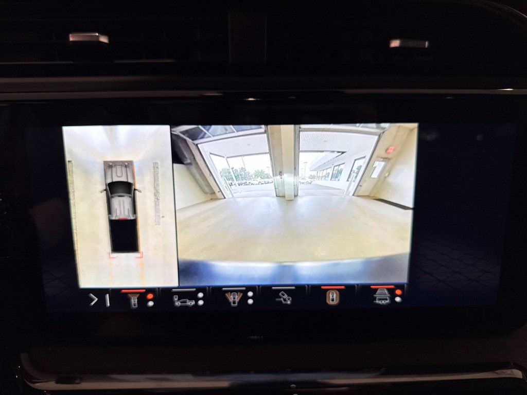 Used 2024 GMC Sierra 3500 AT4 AWD/4WD image 38