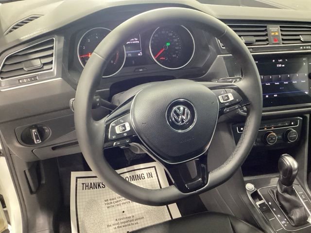 Used 2020 Volkswagen Tiguan SE w/ Panoramic Sunroof Package image 5