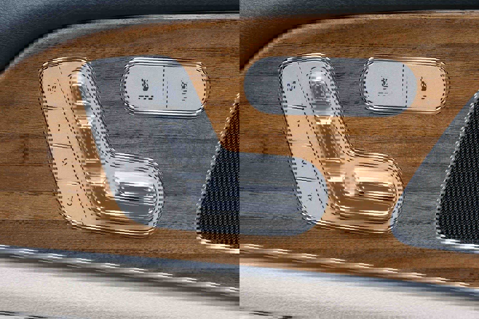 Used 2025 Mercedes-Benz GLE 450e 4MATIC image 23