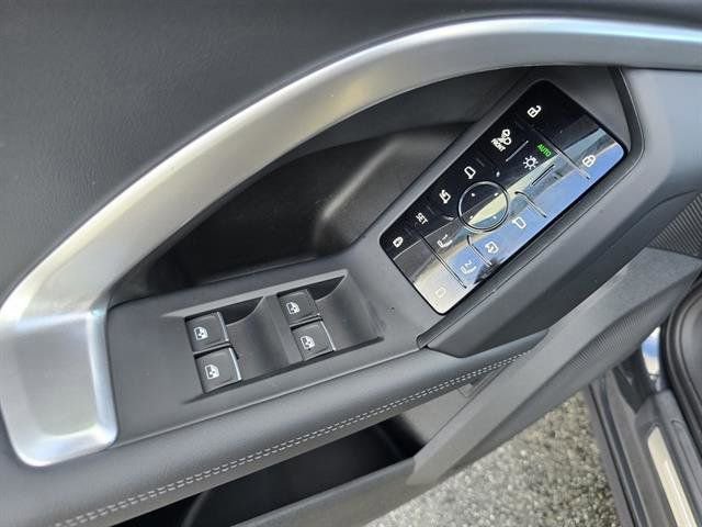Used 2025 Audi Q5 Premium Plus w/ Premium Plus image 27