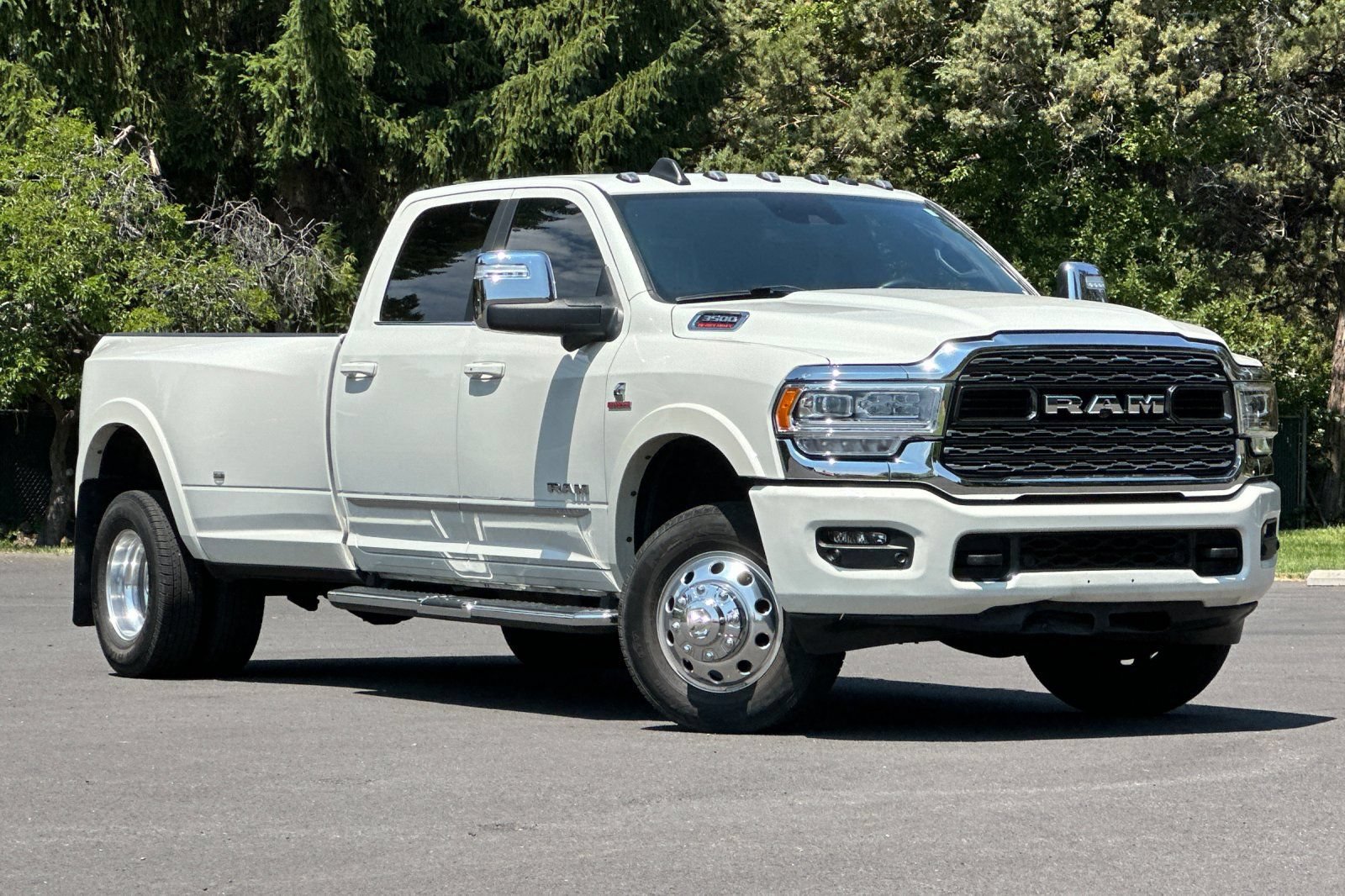 Used 2024 RAM 3500 Limited AWD/4WD image 2