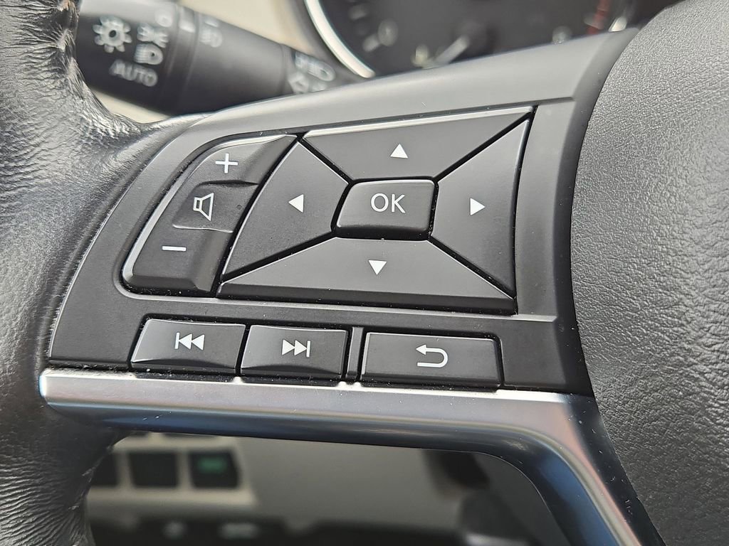 Used 2019 Nissan Rogue Sport SV w/ Technology Package image 29