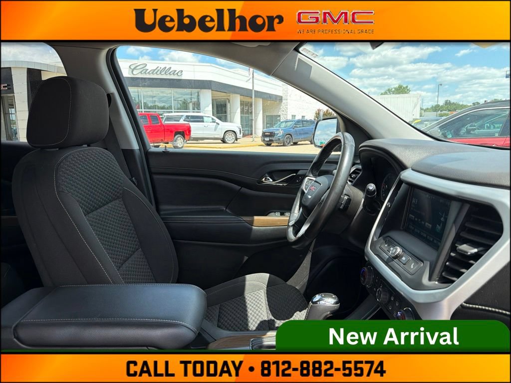 Used 2019 GMC Acadia SLE FWD image 2