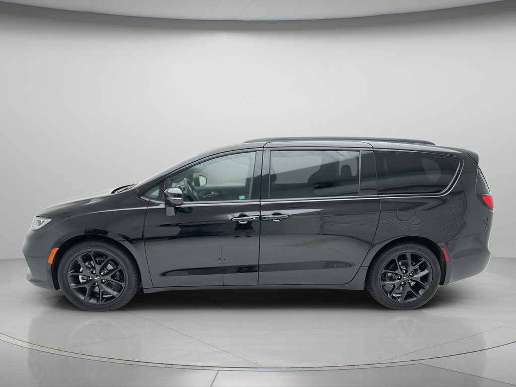 Used 2025 Chrysler Pacifica Limited FWD image 5