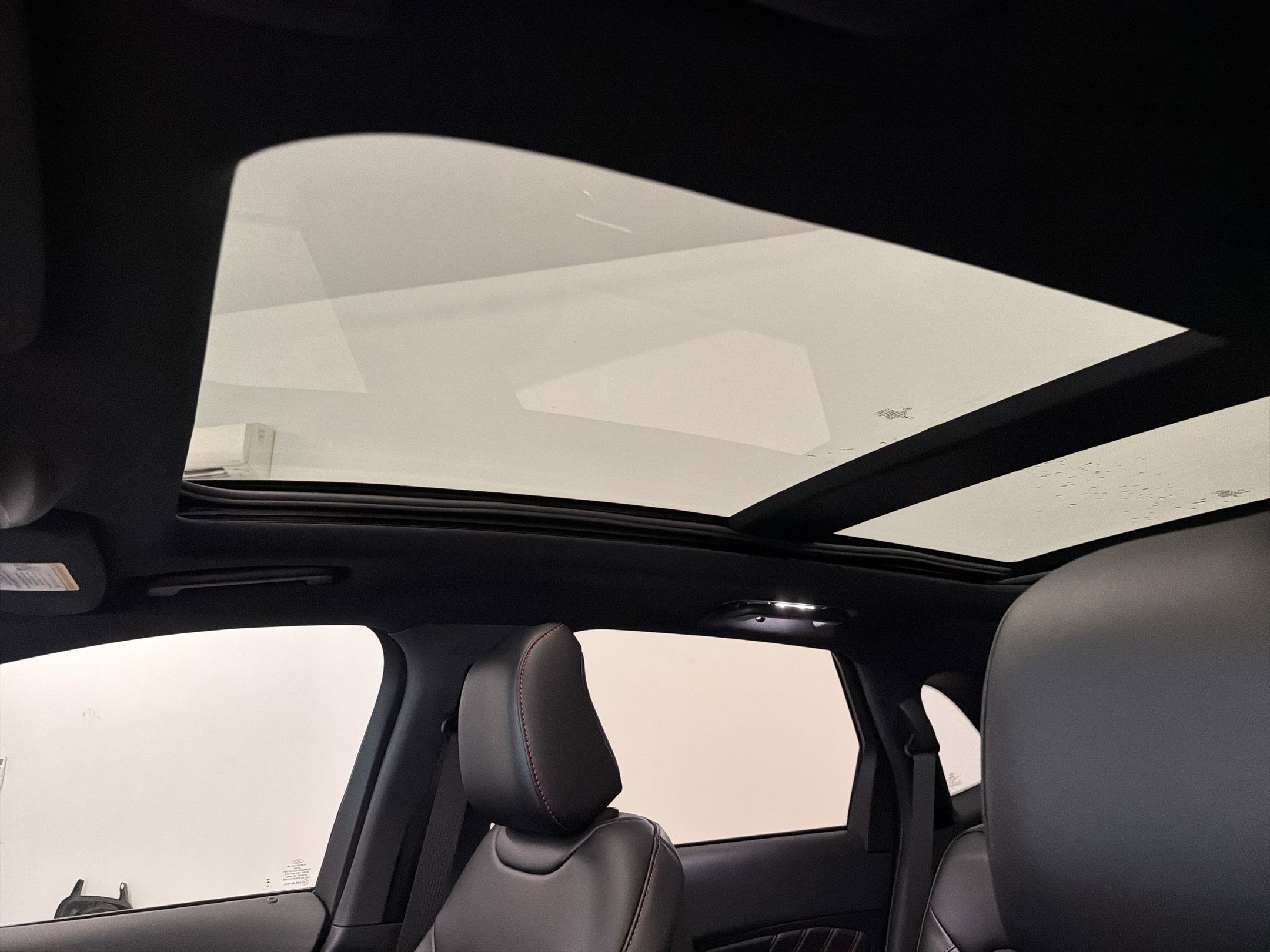 Used 2024 Ford Edge ST-Line image 14