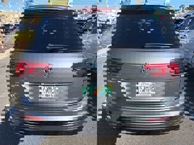 Certified 2021 Volkswagen Tiguan SE R-Line image 8