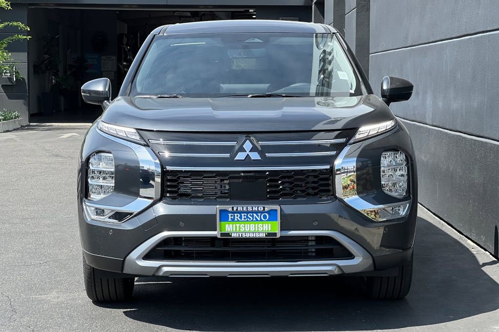 New 2026 Mitsubishi Outlander SE image 10