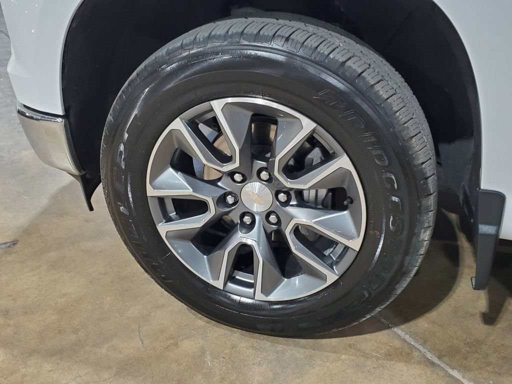 Used 2024 Chevrolet Silverado 1500 LT AWD/4WD image 56