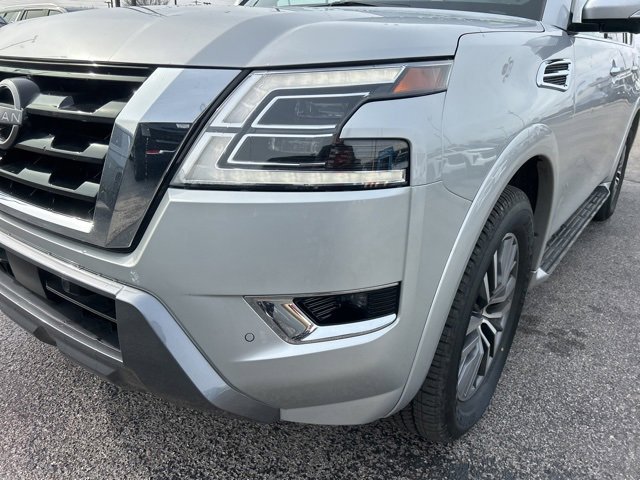 Used 2024 Nissan Armada SL w/ Captain's Chairs Package image 9