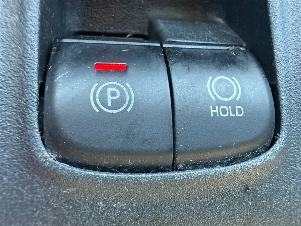 Used 2022 Toyota Corolla LE FWD image 18