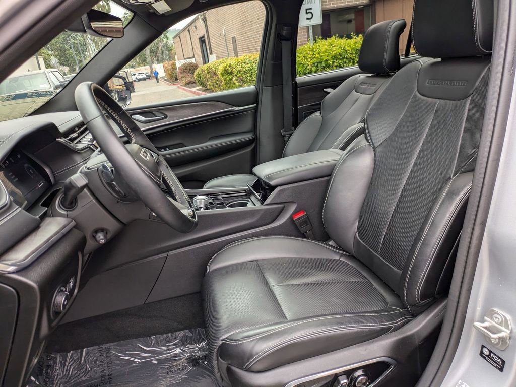 Certified 2024 Jeep Grand Cherokee L Overland w/ Advanced Protech Group III image 13