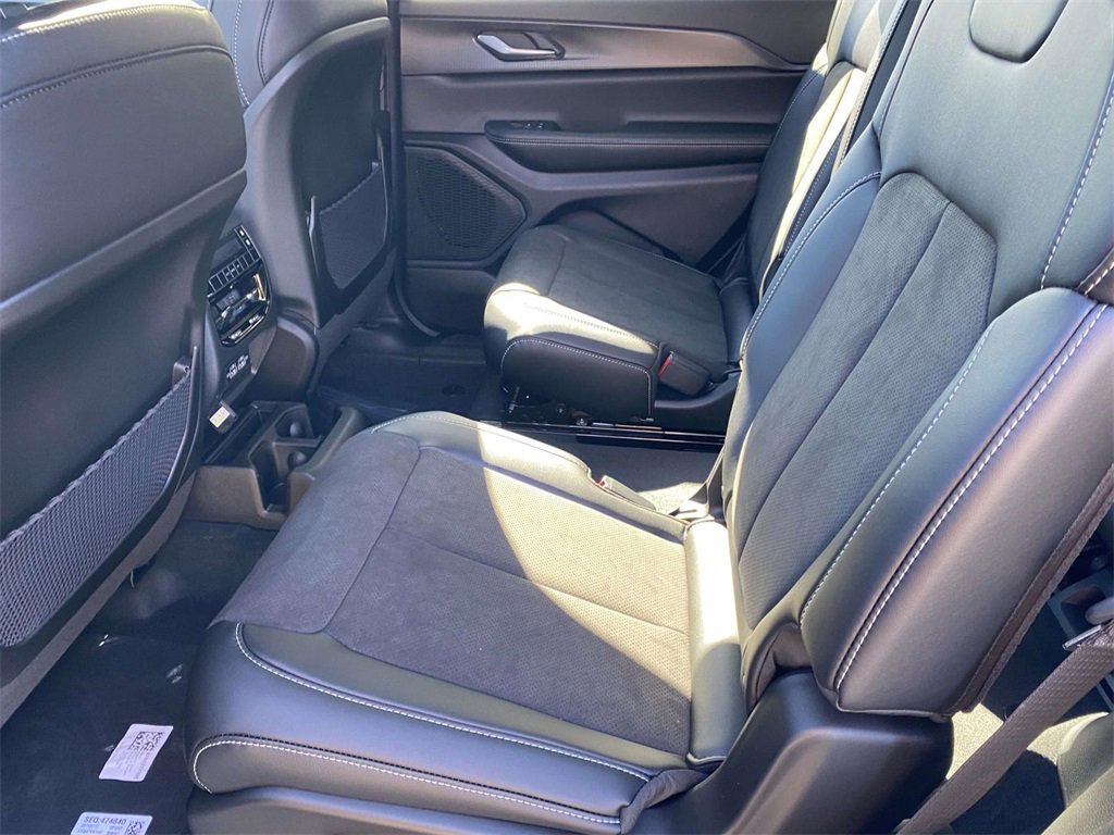 New 2025 Jeep Grand Cherokee L Altitude image 36