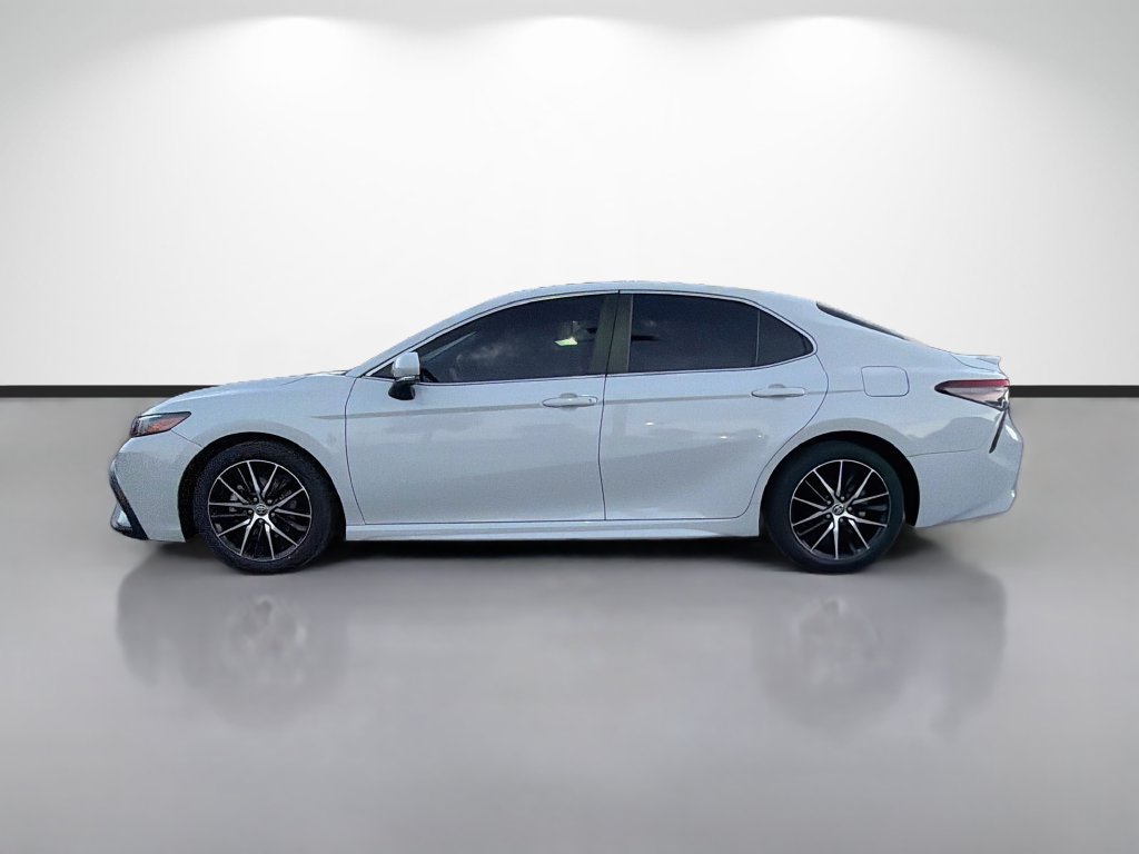 Used 2022 Toyota Camry SE FWD image 6