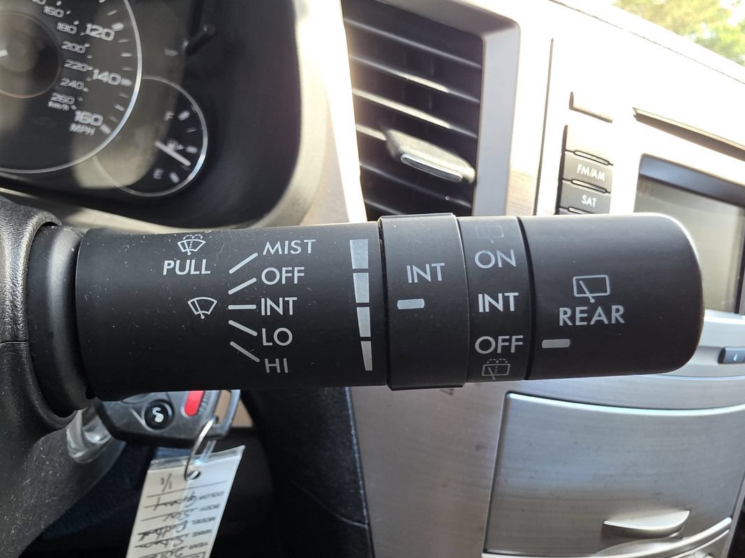 Used 2012 Subaru Outback 3.6R Premium AWD/4WD image 29