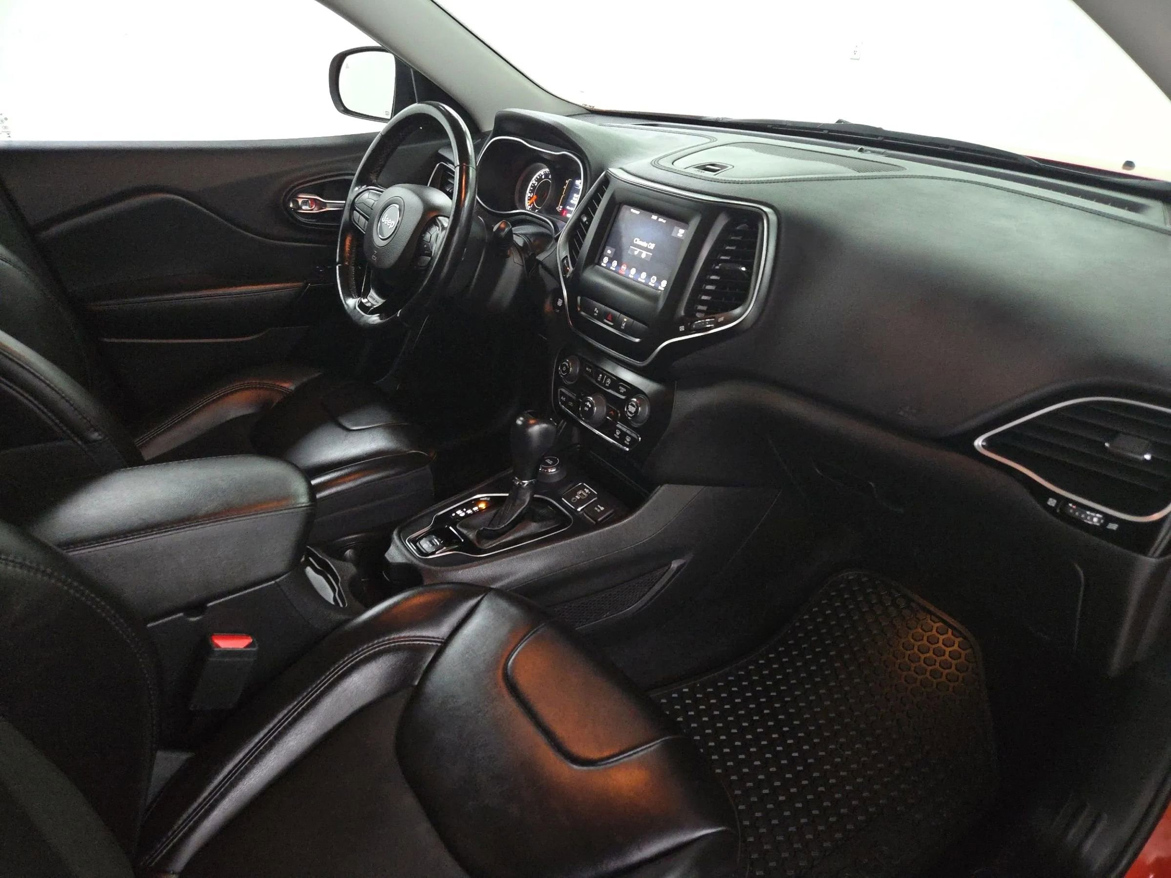 Used 2021 Jeep Cherokee Latitude image 25