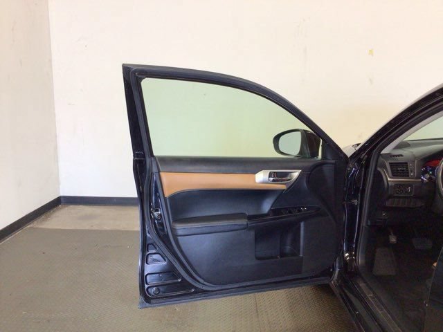 Used 2014 Lexus CT 200h FWD image 18