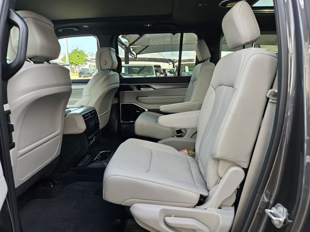 New 2026 Jeep Grand Wagoneer L Limited w/ Premium Group II AWD/4WD image 12