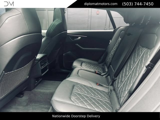 Used 2023 Audi SQ8 Prestige AWD/4WD image 23