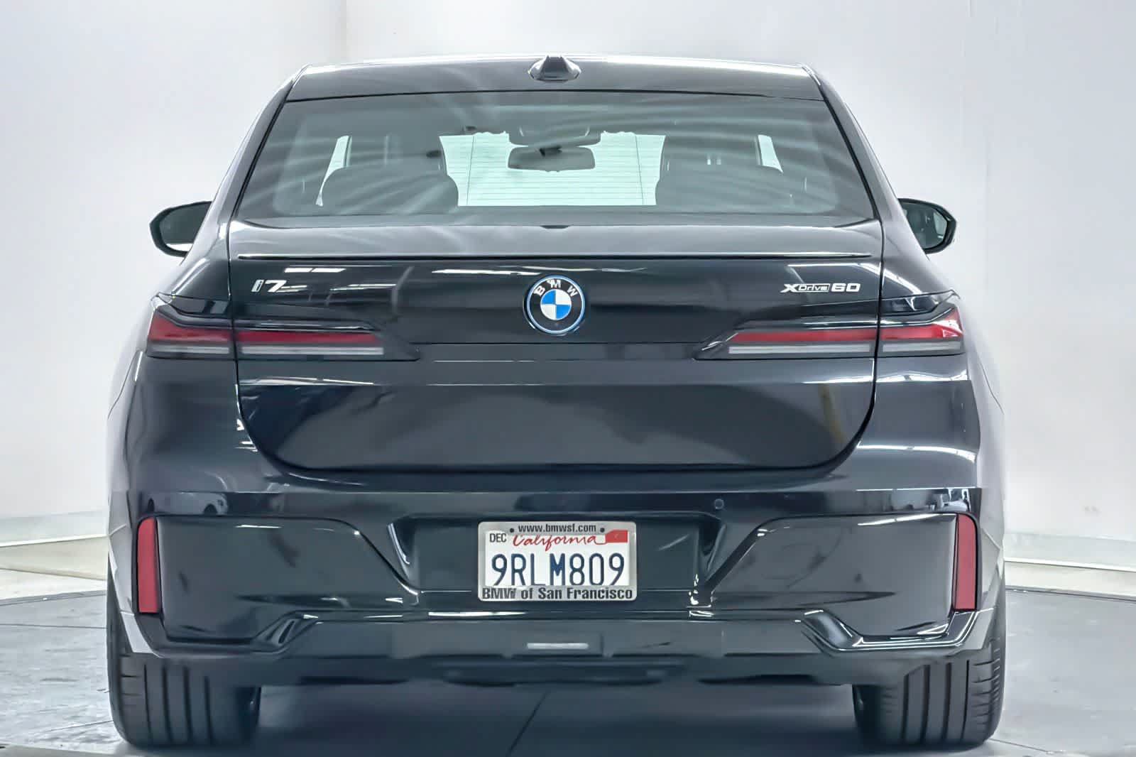 Used 2025 BMW i7 xDrive60 AWD/4WD image 7