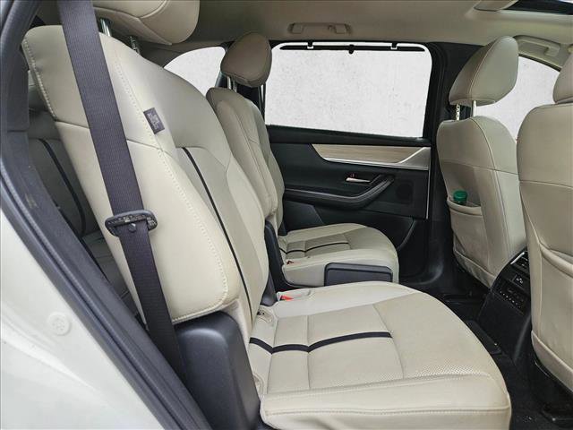 Used 2024 MAZDA CX-90 3.3 Turbo w/ Preferred Package AWD/4WD image 19