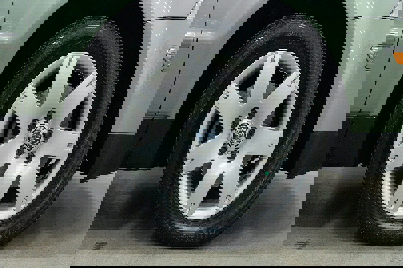 Used 2002 Volkswagen Passat GLX image 14