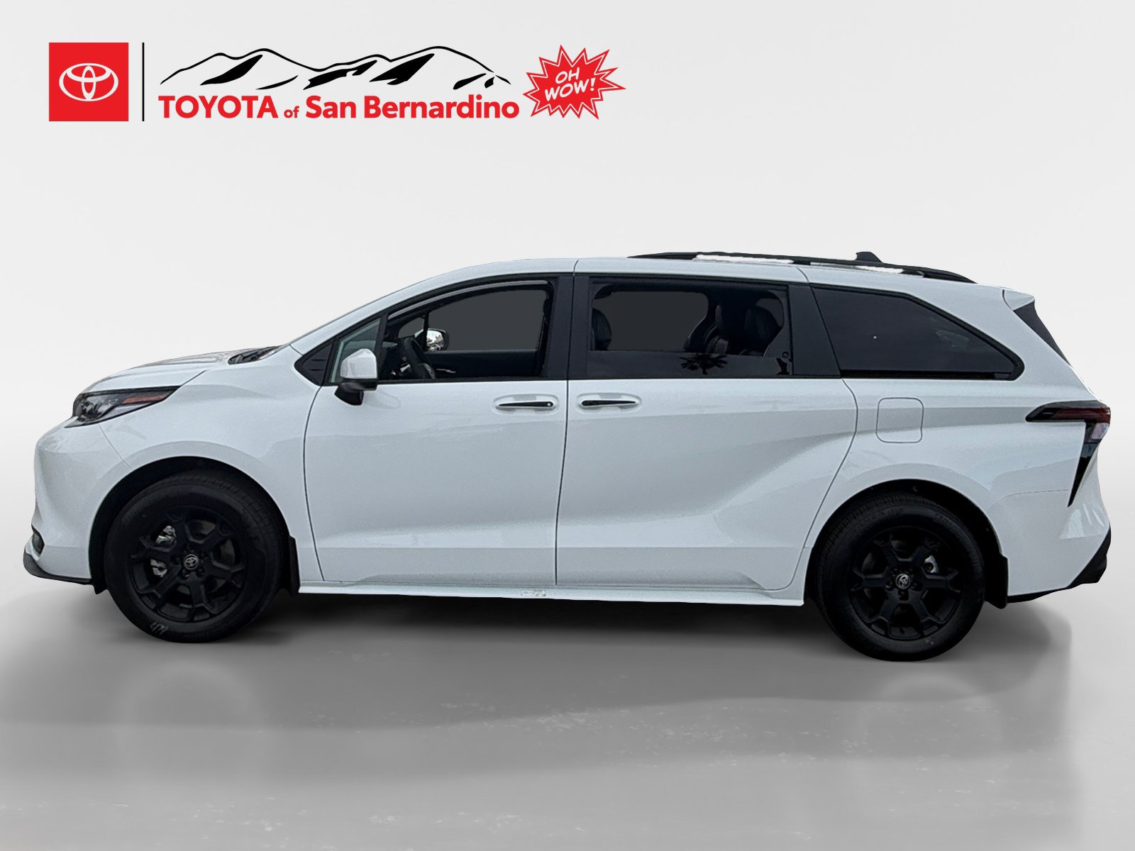 New 2026 Toyota Sienna XLE Woodland Edition AWD/4WD image 2