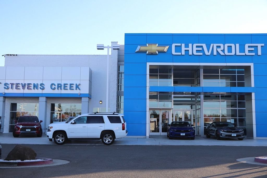 Used 2023 Chevrolet Suburban Premier AWD/4WD image 55