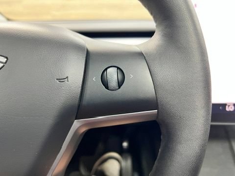 Used 2025 Tesla Model Y Long Range AWD/4WD image 10