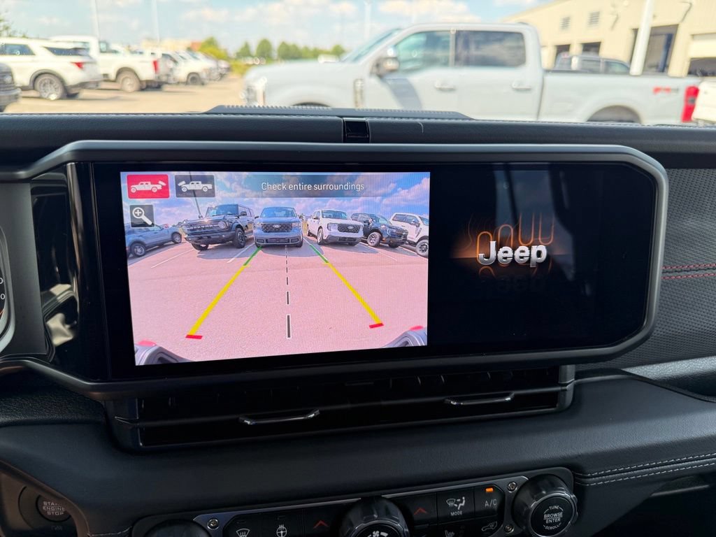 Used 2025 Jeep Gladiator Rubicon AWD/4WD image 26