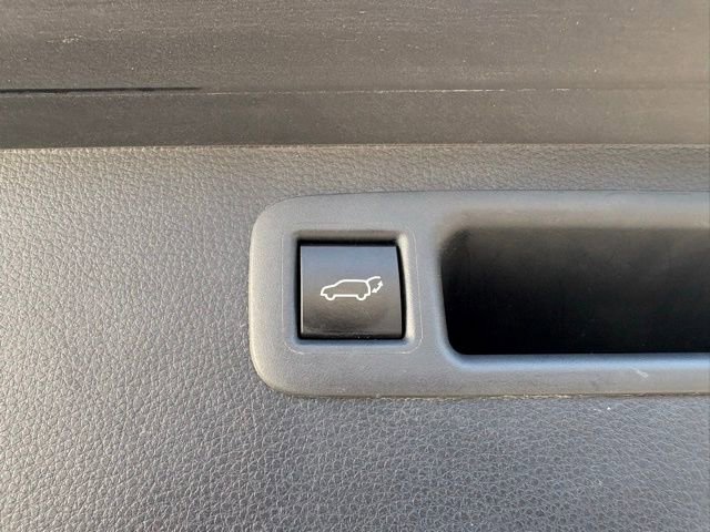 Used 2023 Toyota Highlander XLE image 34