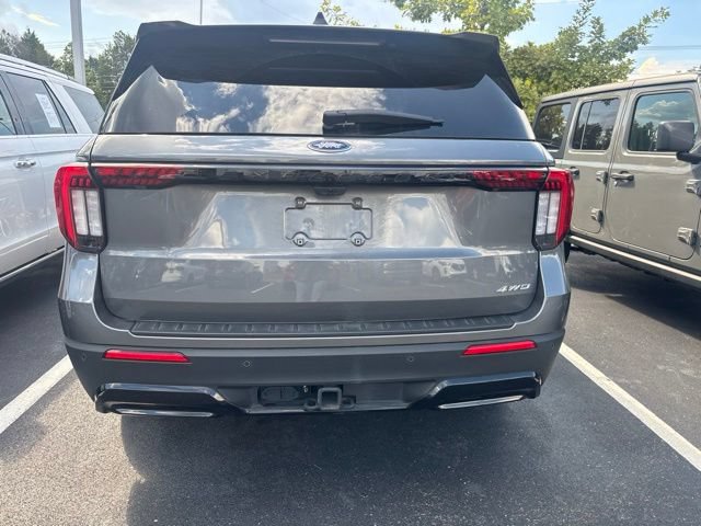 Used 2025 Ford Explorer ST-Line AWD/4WD image 5