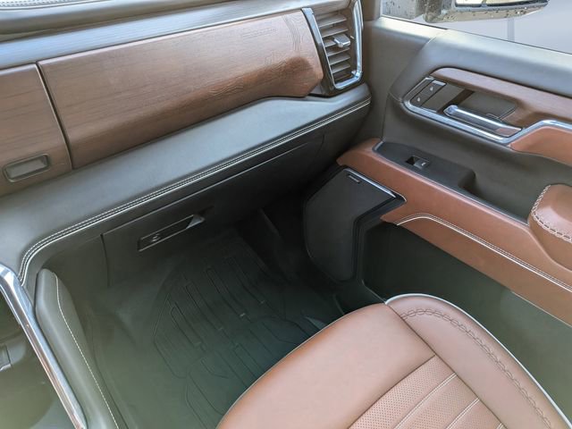 Used 2024 GMC Sierra 3500 Denali Ultimate image 17