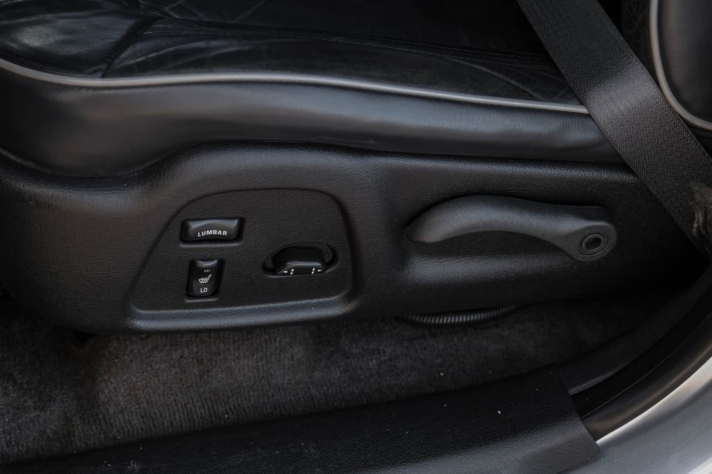 Used 2010 HUMMER H3 Luxury w/ Appearance Package image 35