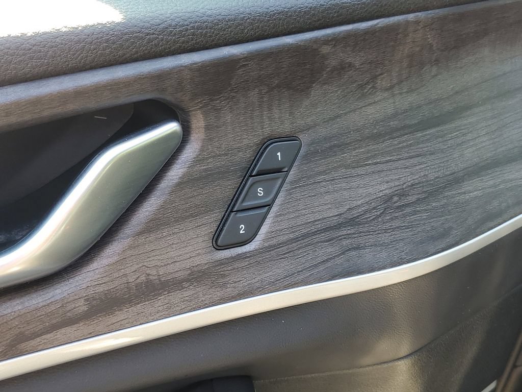 Used 2021 Jeep Grand Cherokee L Limited AWD/4WD image 10