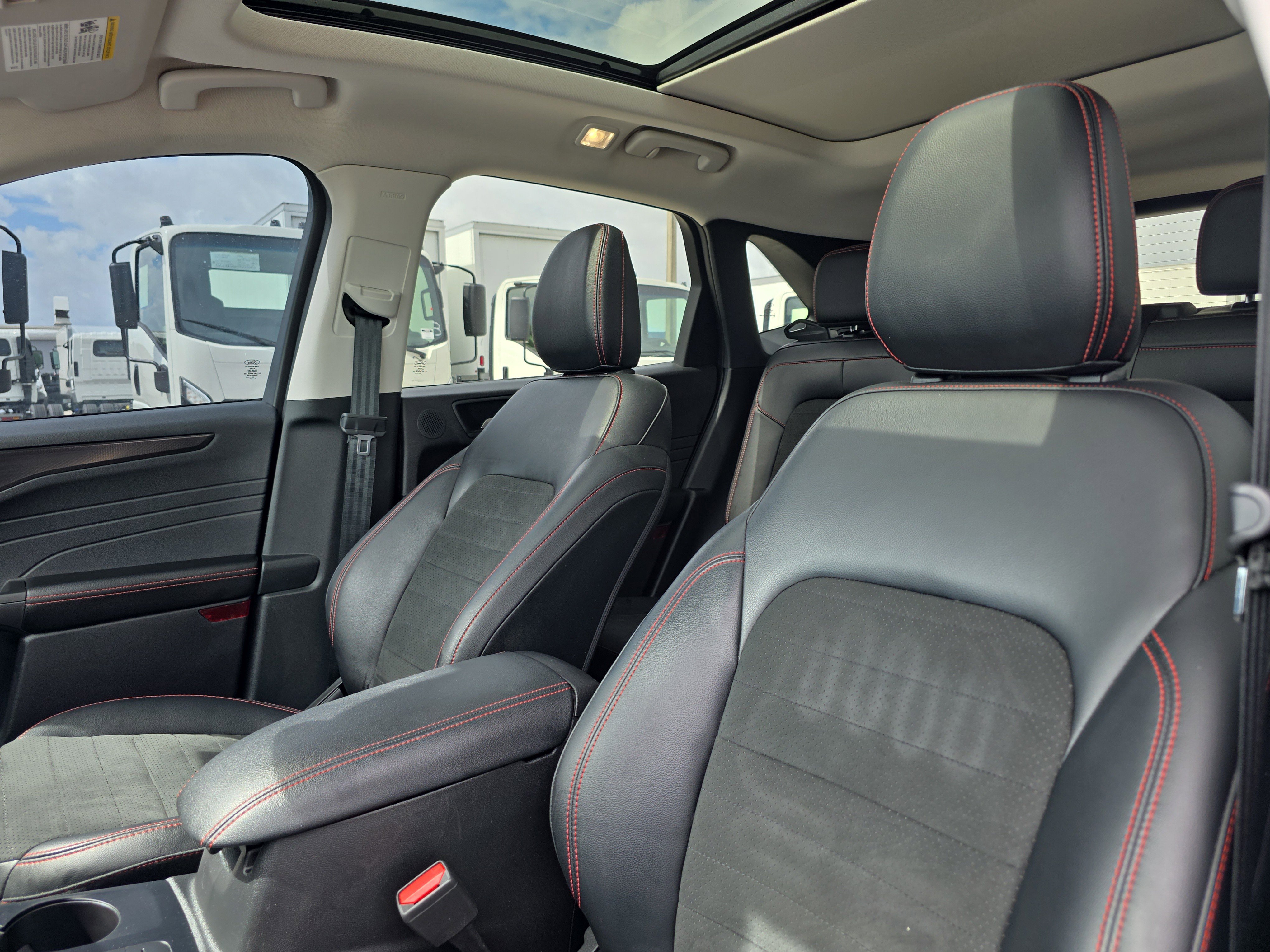 Used 2022 Ford Escape SEL w/ SEL Stealth AWD Package image 24