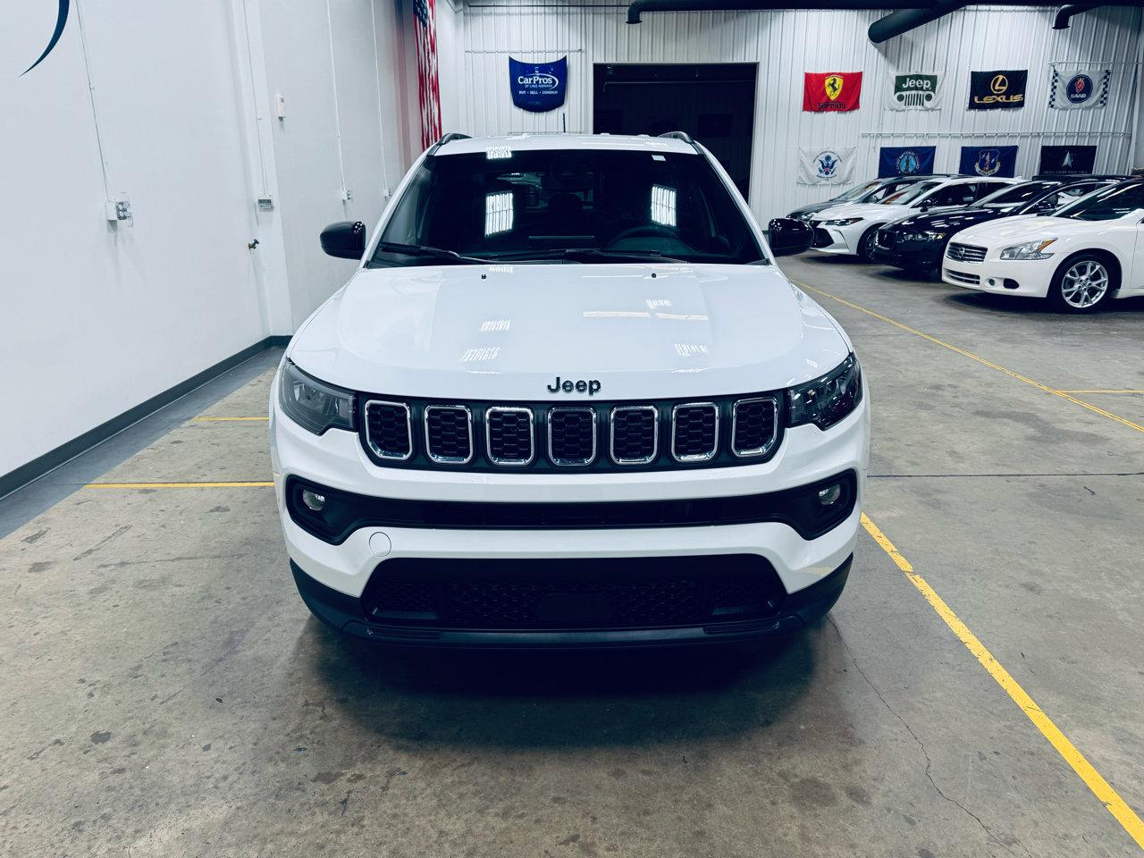 Used 2024 Jeep Compass Latitude image 16