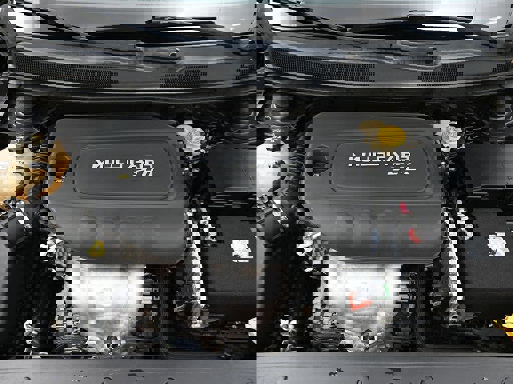 Used 2017 Chrysler 200 Limited Platinum image 17