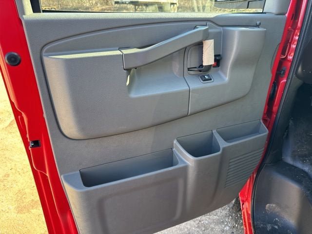 New 2026 GMC Savana 3500 w/ Driver Convenience Package RWD image 8
