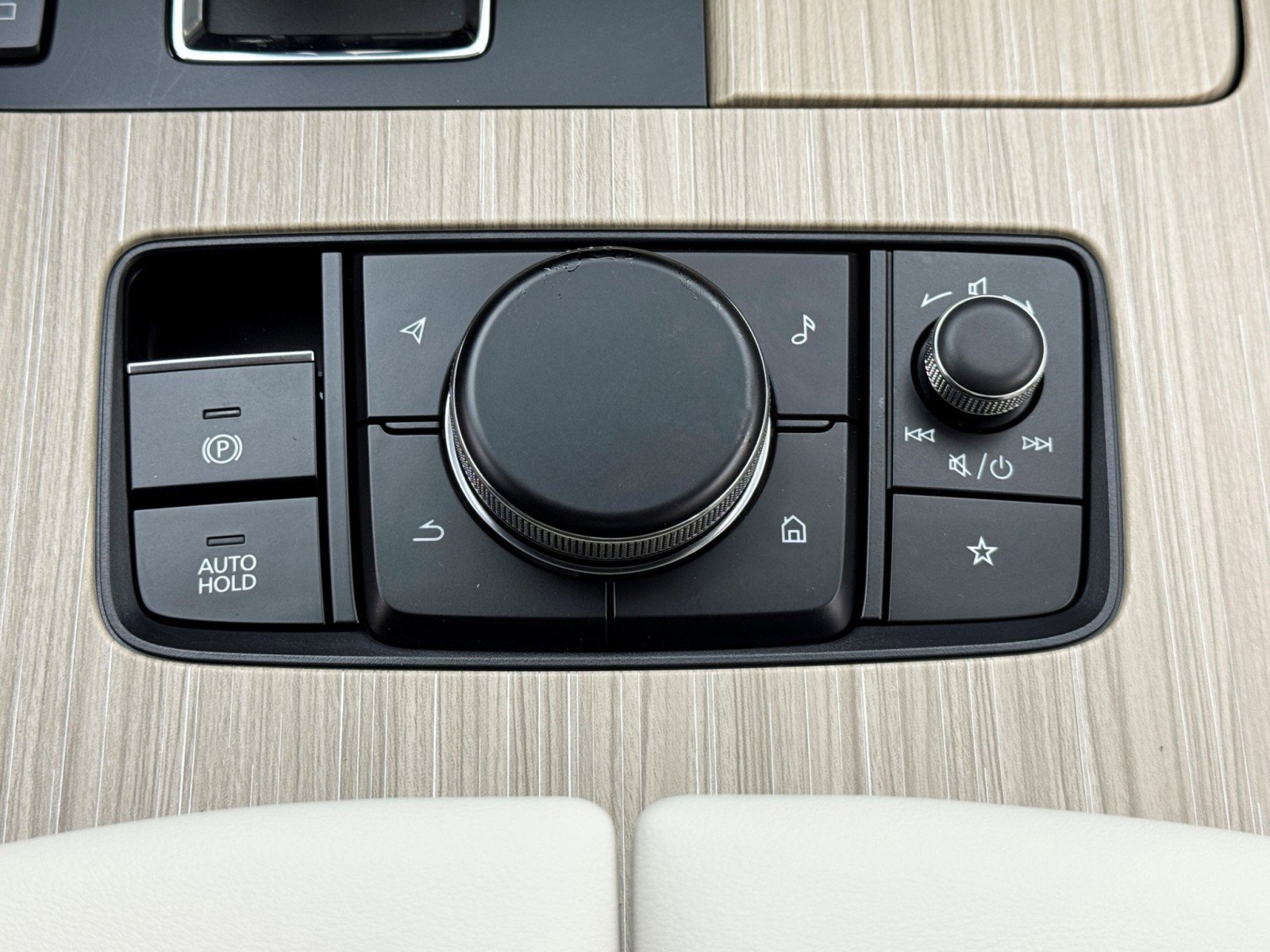 Used 2025 MAZDA CX-90 3.3 Turbo w/ Premium Plus Pkg image 31