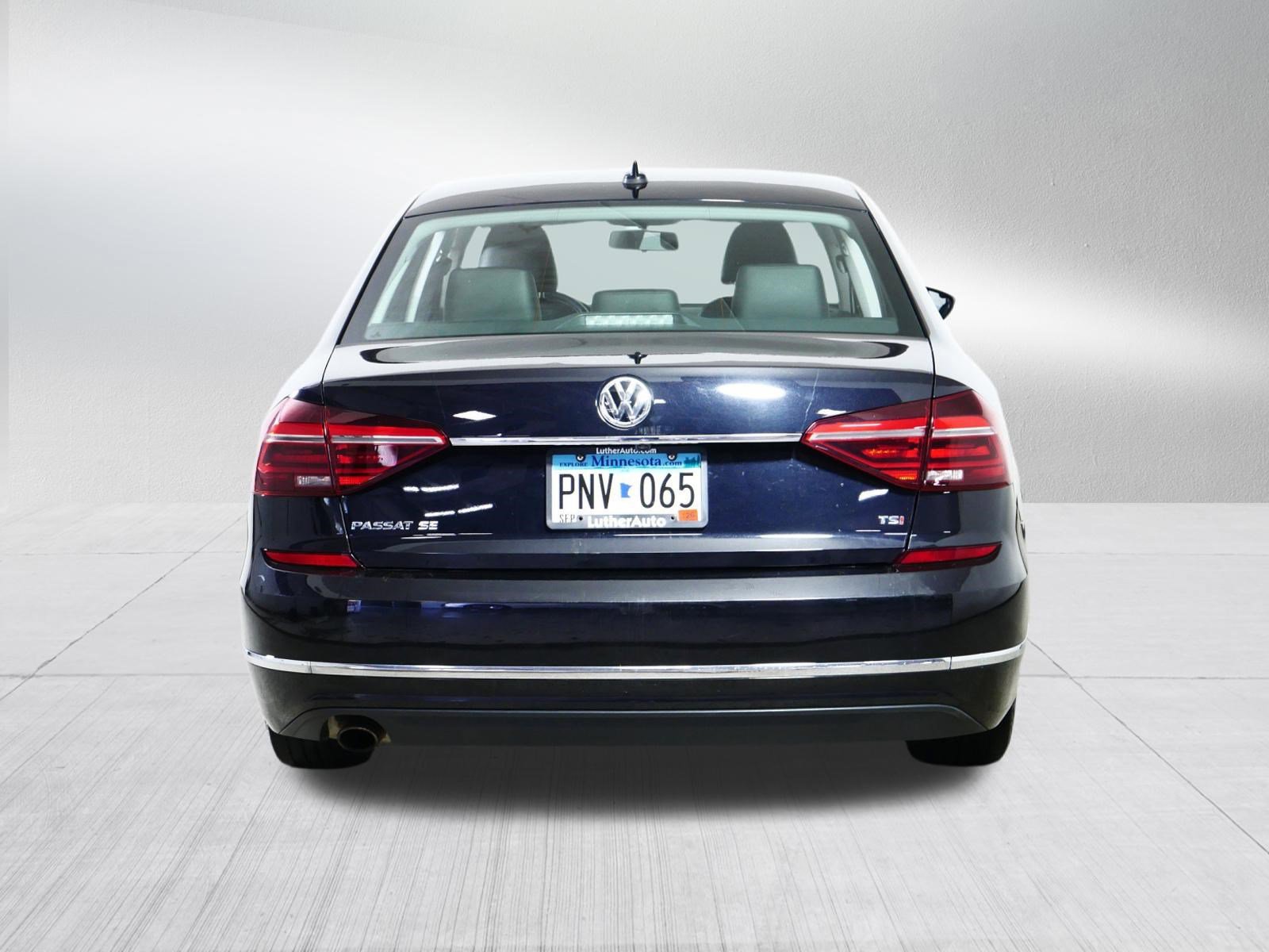 Used 2017 Volkswagen Passat 1.8T SE FWD image 6